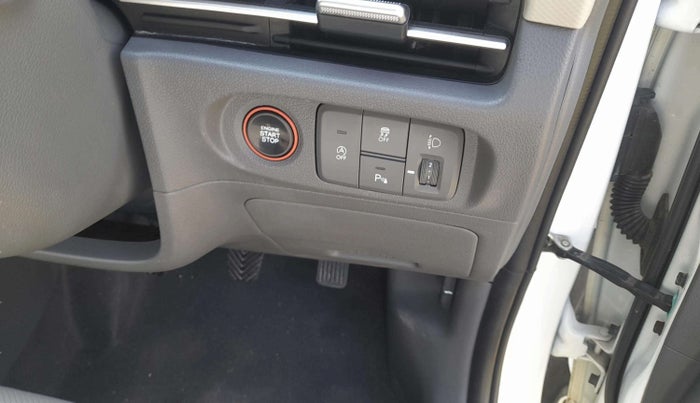 2024 Hyundai Creta SX (O) 1.5 PETROL, Petrol, Manual, 32,986 km, Keyless Start/ Stop Button