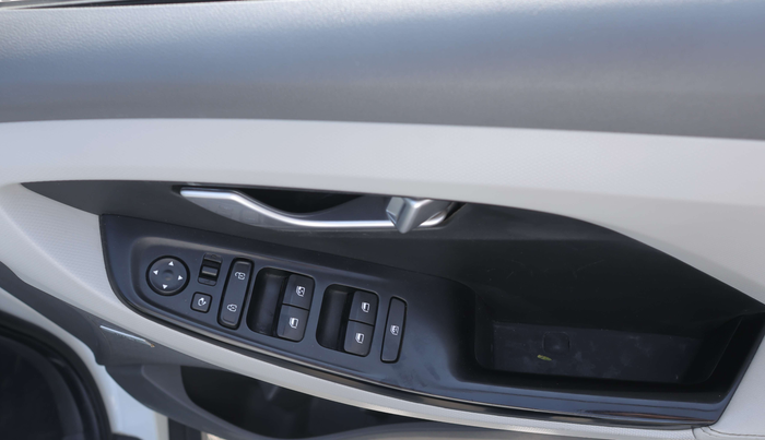 2024 Hyundai Creta SX (O) 1.5 PETROL, Petrol, Manual, 32,986 km, Driver Side Door Panels Control