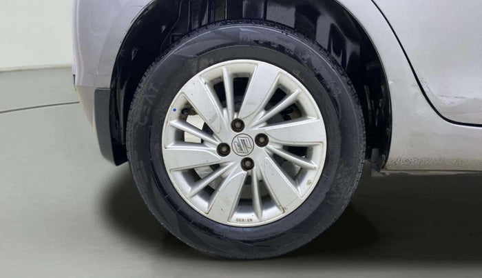 2017 Maruti Swift ZXI, Petrol, Manual, 43,954 km, Right Rear Wheel