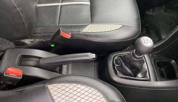 2017 Maruti Swift ZXI, Petrol, Manual, 43,954 km, Gear Lever
