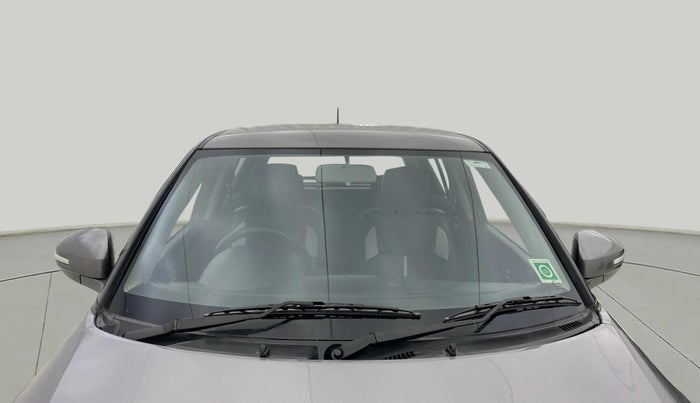 2017 Maruti Swift ZXI, Petrol, Manual, 43,954 km, Front Windshield