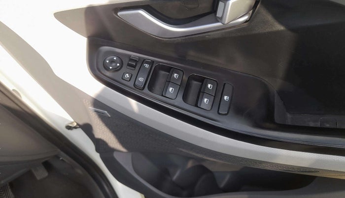2024 Hyundai Creta SX (O) 1.5 PETROL, Petrol, Manual, 28,102 km, Driver Side Door Panels Control
