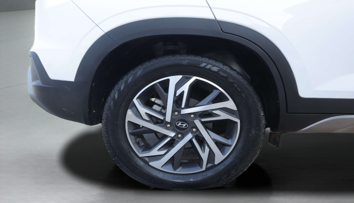 2024 Hyundai Creta SX (O) 1.5 PETROL, Petrol, Manual, 28,102 km, Right Rear Wheel