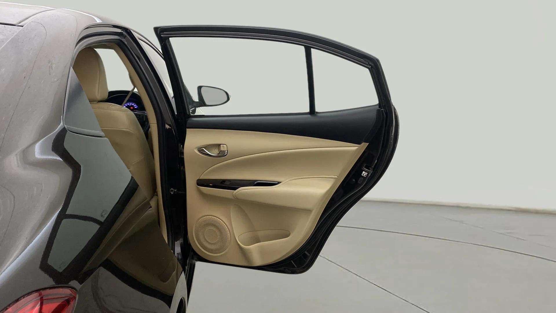 RHS-Rear-Door-Open-33