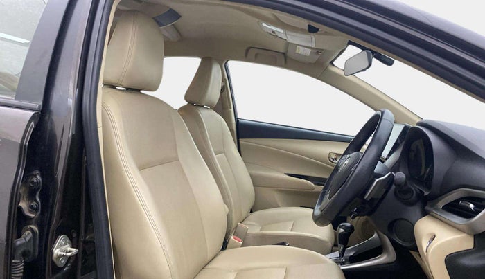 2018 Toyota YARIS VX CVT, Petrol, Automatic, 48,233 km, Right Side Front Door Cabin
