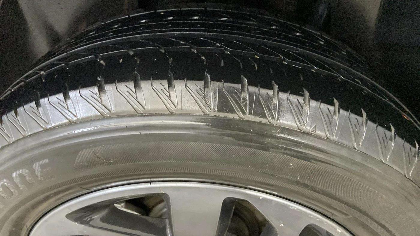 2021 Tata Safari XZ PLUS GOLD, Diesel, Manual, 58,816 km, Left Front Tyre Tread