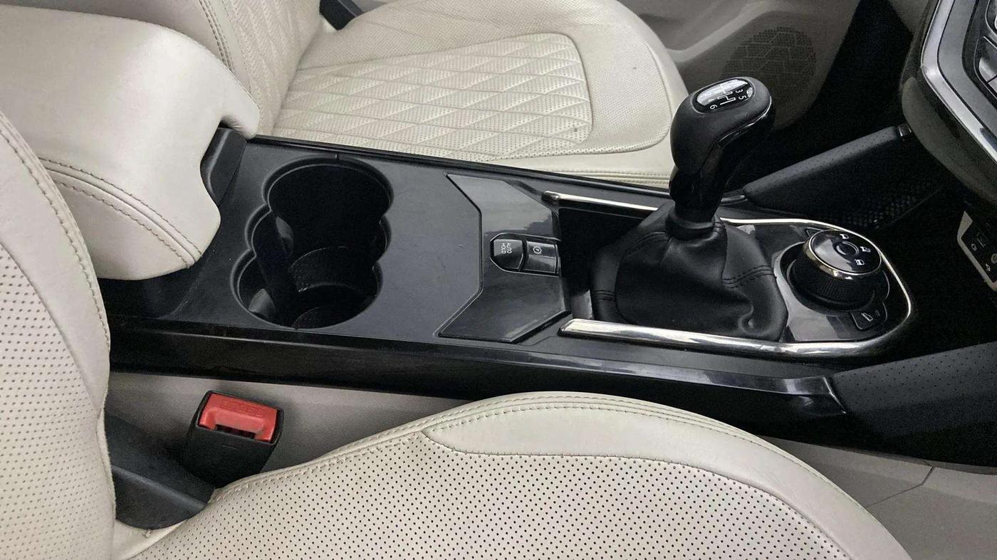 2021 Tata Safari XZ PLUS GOLD, Diesel, Manual, 58,816 km, Gear Lever