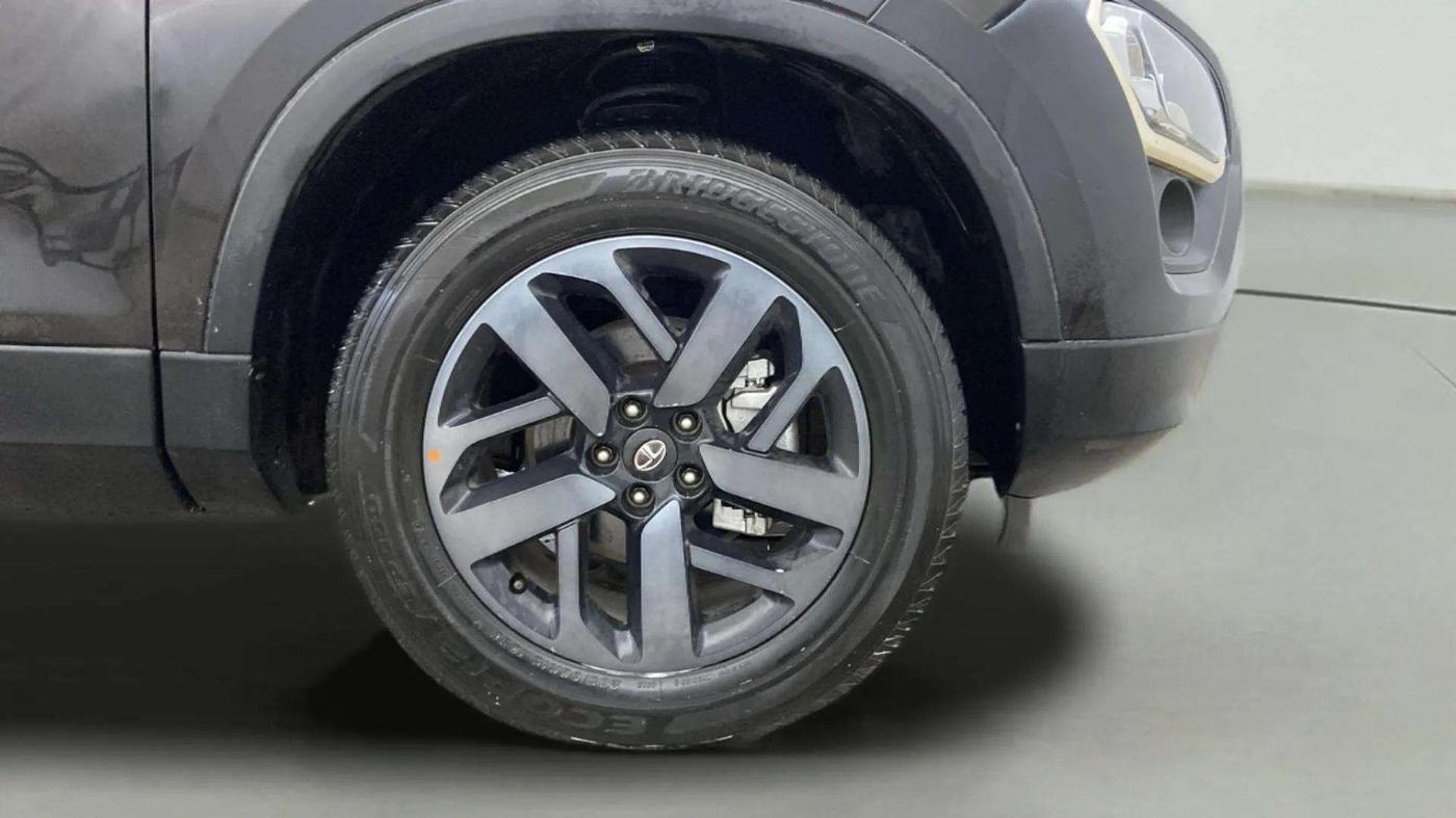 2021 Tata Safari XZ PLUS GOLD, Diesel, Manual, 58,816 km, Right Front Wheel