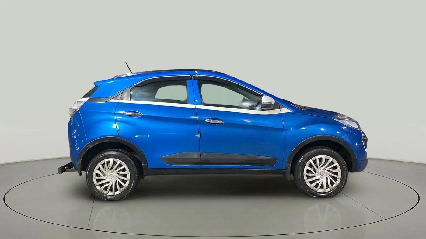 2020 Tata NEXON XM PETROL, Petrol, Manual, 35,319 km, Right Side View