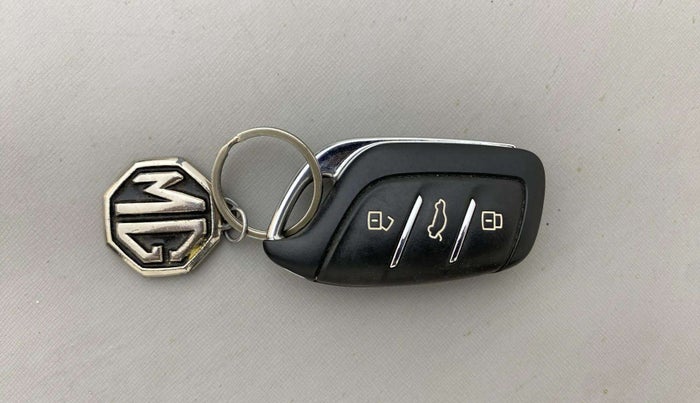 2022 MG ASTOR SHARP 1.5 MT, Petrol, Manual, 23,583 km, Key Close Up