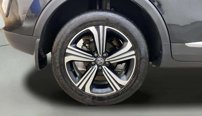 2022 MG ASTOR SHARP 1.5 MT, Petrol, Manual, 23,583 km, Right Rear Wheel