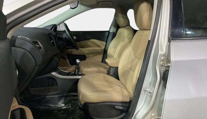 2017 Jeep Compass LONGITUDE (O) 2.0 DIESEL, Diesel, Manual, 35,549 km, Right Side Front Door Cabin