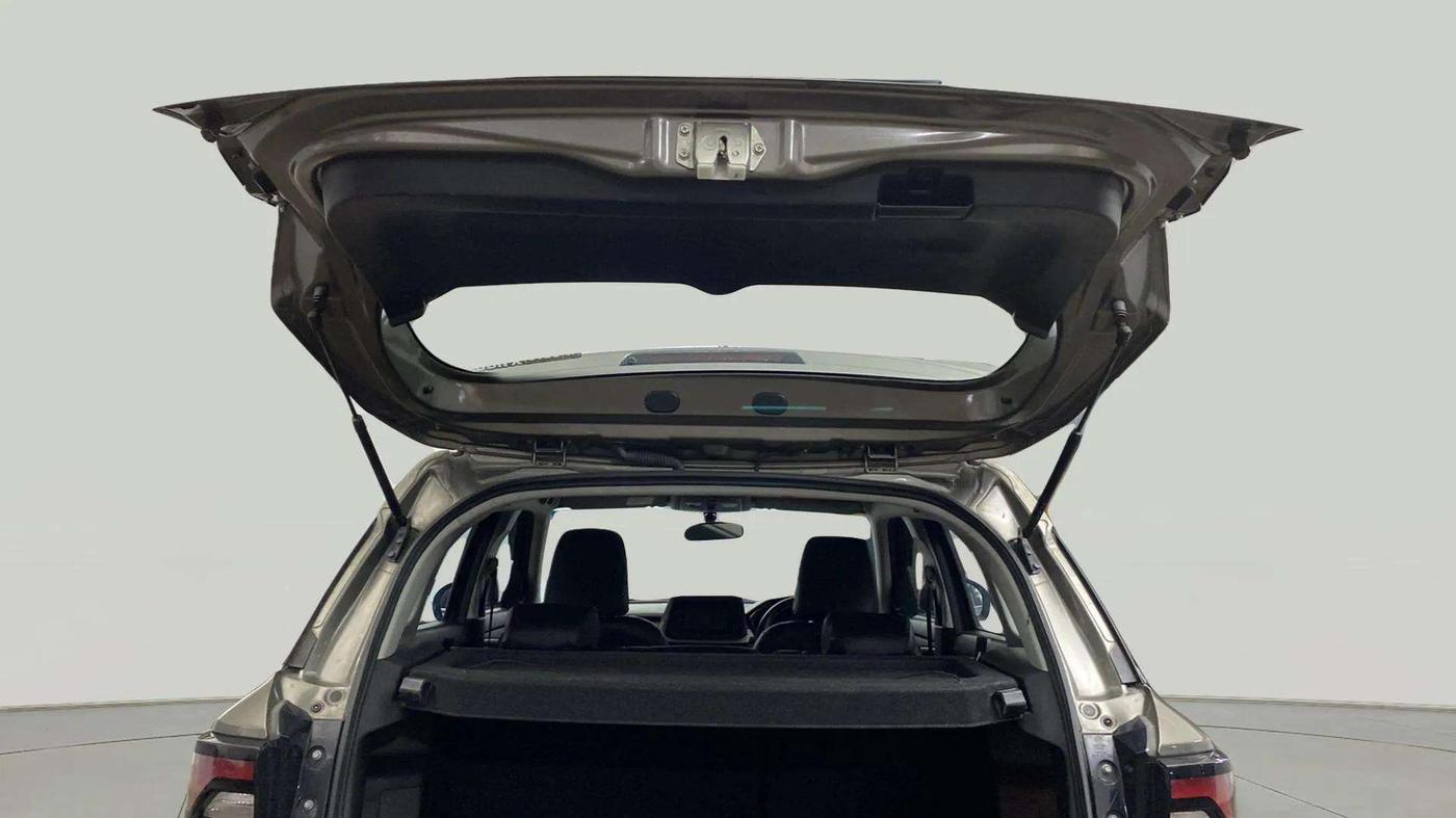 2024 Maruti BREZZA ZXI SMART HYBRID , Petrol, Manual, 7,546 km, Boot Door Open