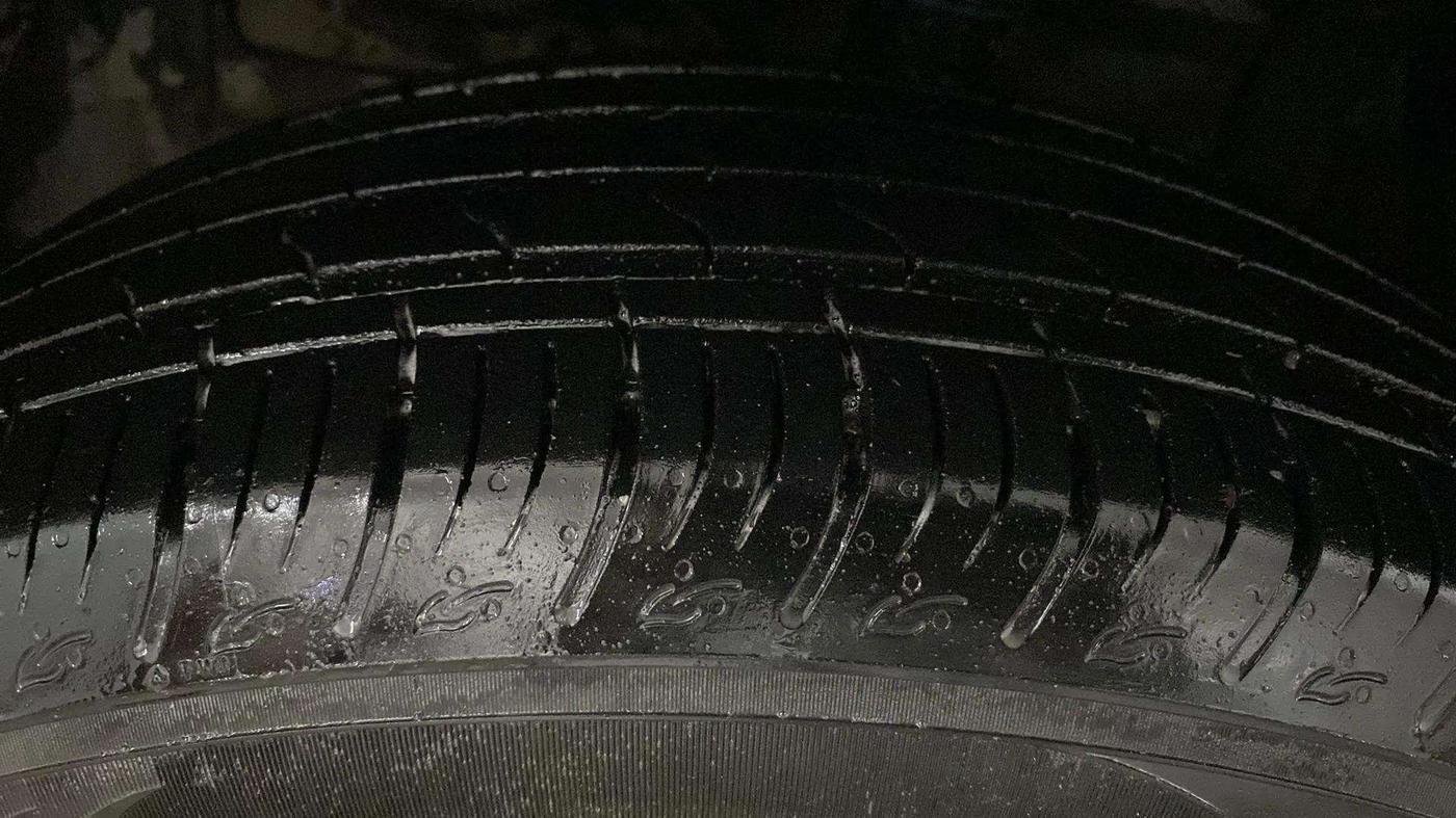2024 Maruti BREZZA ZXI SMART HYBRID , Petrol, Manual, 7,546 km, Left Front Tyre Tread