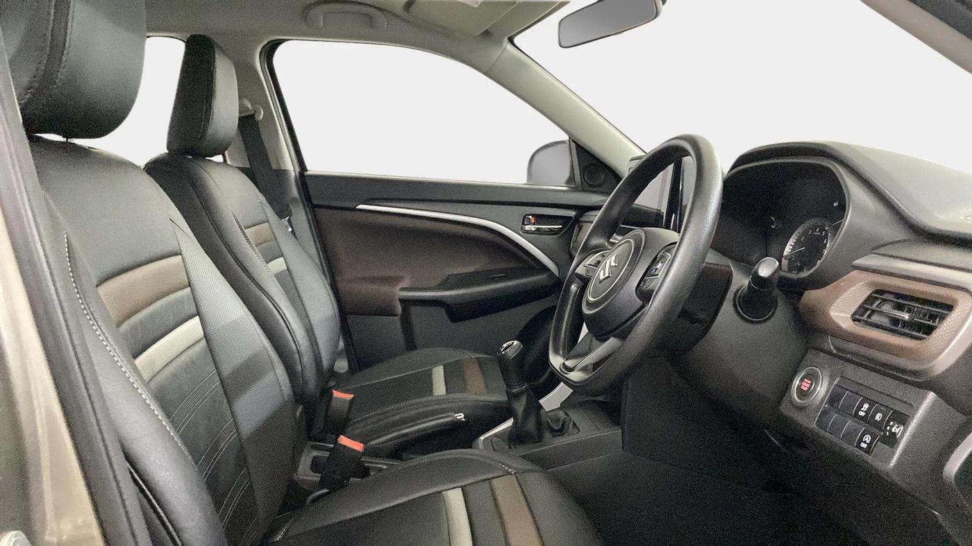 2024 Maruti BREZZA ZXI SMART HYBRID , Petrol, Manual, 7,546 km, Right Side Front Door Cabin