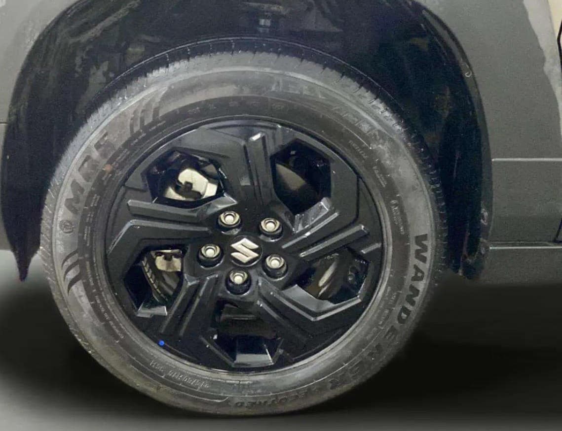 2024 Maruti BREZZA ZXI SMART HYBRID , Petrol, Manual, 7,546 km, Left Front Wheel