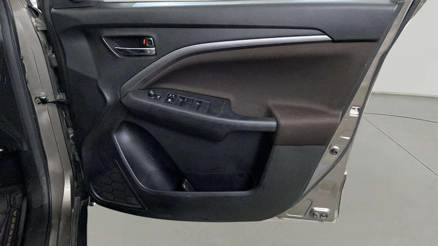 2024 Maruti BREZZA ZXI SMART HYBRID , Petrol, Manual, 7,546 km, Driver Side Door Panels Control
