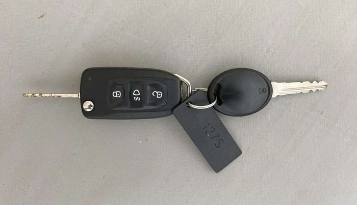 2019 Tata Tiago XZ PLUS DUAL TONE PETROL, Petrol, Manual, 25,752 km, Key Close Up