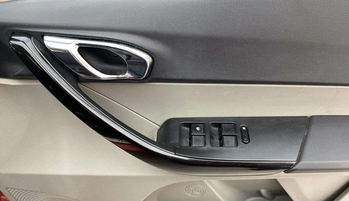 2019 Tata Tiago XZ PLUS DUAL TONE PETROL, Petrol, Manual, 25,752 km, Driver Side Door Panels Control