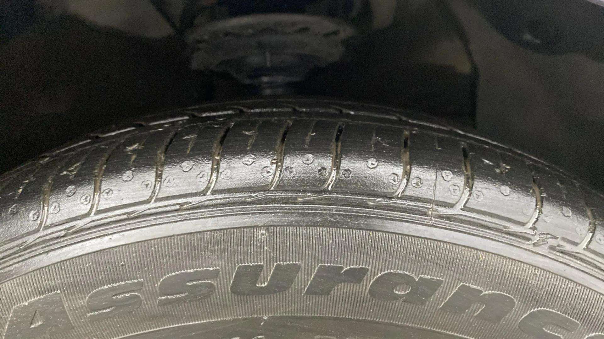 RHS-Front-Tyre-Tread-18