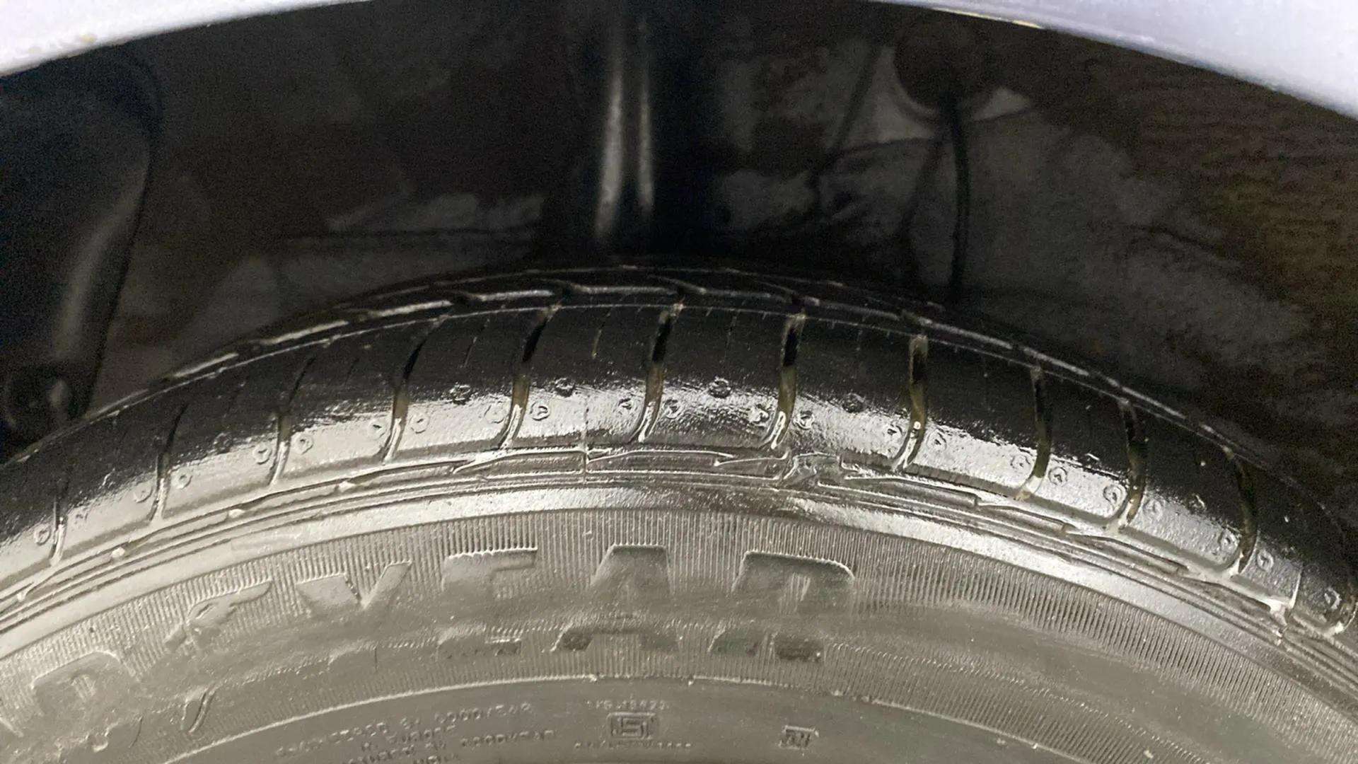 RHS-Rear-Tyre-Tread-19