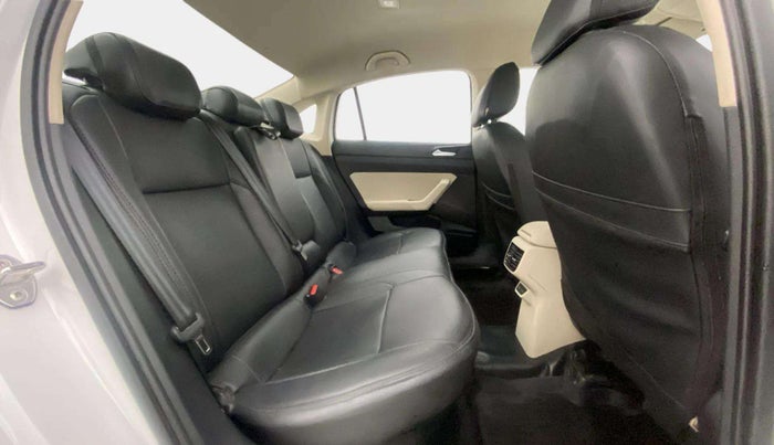 2023 Volkswagen VIRTUS HIGHLINE TSI 1.0 AT, Petrol, Automatic, 60,939 km, Right Side Rear Door Cabin