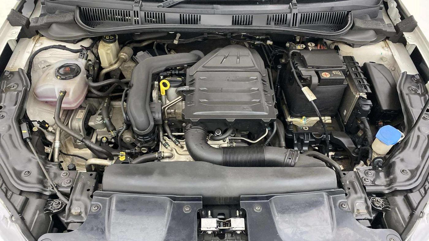 2023 Volkswagen VIRTUS HIGHLINE TSI 1.0 AT, Petrol, Automatic, 61,158 km, Engine View