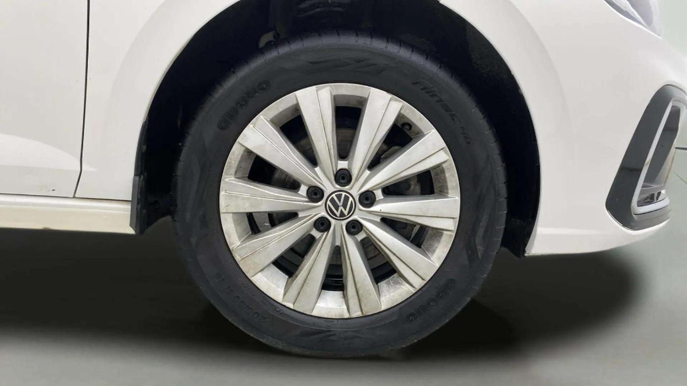 2023 Volkswagen VIRTUS HIGHLINE TSI 1.0 AT, Petrol, Automatic, 61,158 km, Right Front Wheel
