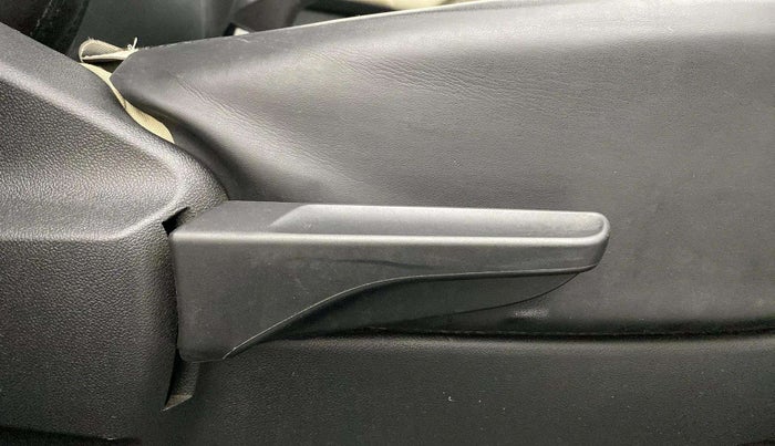 2023 Volkswagen VIRTUS HIGHLINE TSI 1.0 AT, Petrol, Automatic, 60,939 km, Driver Side Adjustment Panel