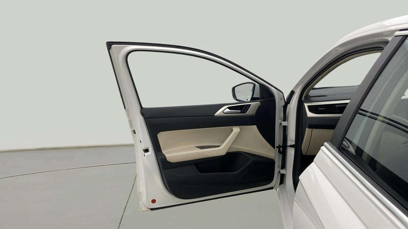 2023 Volkswagen VIRTUS HIGHLINE TSI 1.0 AT, Petrol, Automatic, 61,158 km, LHS Front Door