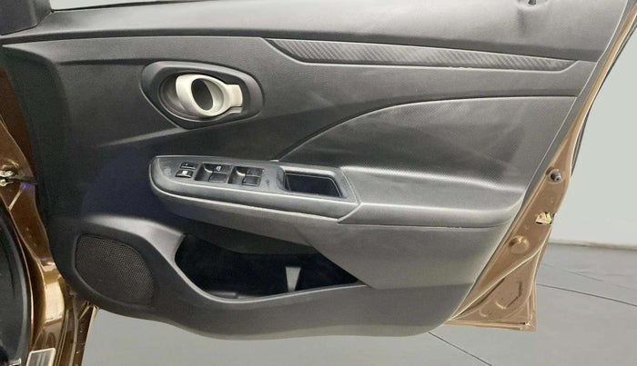 2018 Datsun Go Plus T (O), Petrol, Manual, 81,425 km, Driver Side Door Panels Control