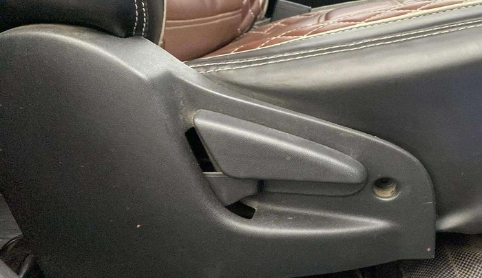 2018 Datsun Go Plus T (O), Petrol, Manual, 81,425 km, Driver Side Adjustment Panel