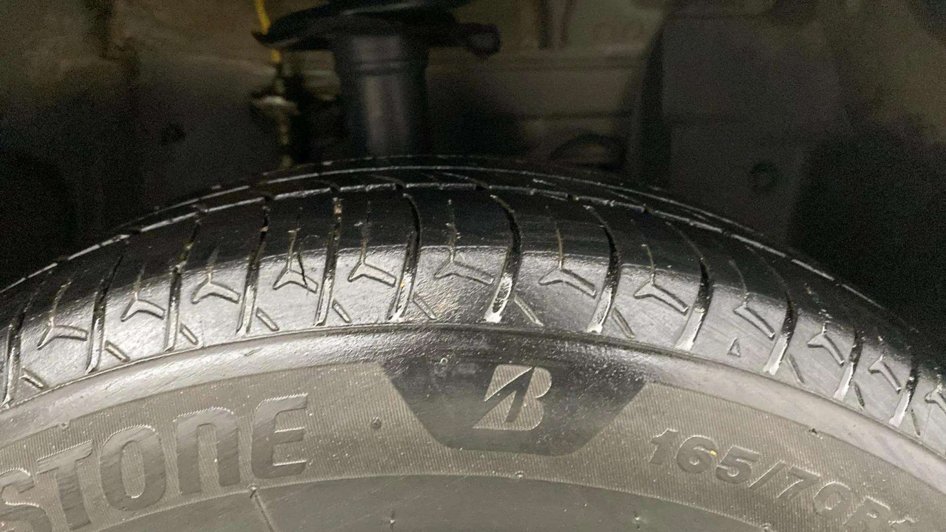 RHS-Front-Tyre-Tread-18