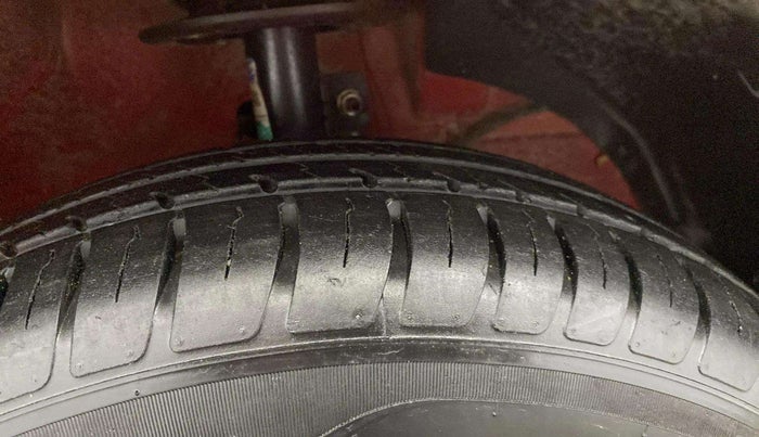 2020 Maruti Swift VXI, Petrol, Manual, 18,223 km, Right Front Tyre Tread