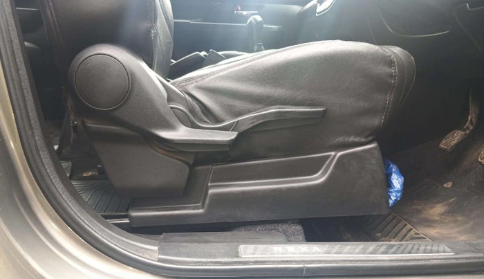 2021 Maruti XL6 ZETA MT, Petrol, Manual, 73,357 km, Driver Side Adjustment Panel
