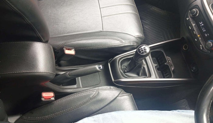 2021 Maruti XL6 ZETA MT, Petrol, Manual, 73,357 km, Gear Lever