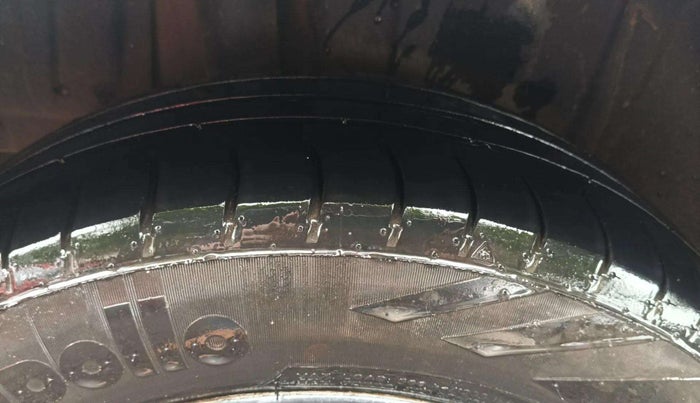 2021 Maruti XL6 ZETA MT, Petrol, Manual, 73,357 km, Right Rear Tyre Tread