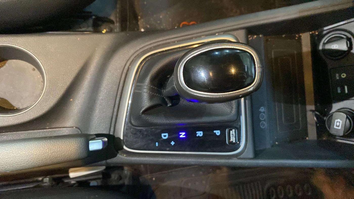 2019 Hyundai Verna 1.6 VTVT SX (O) AT, Petrol, Automatic, 24,804 km, Gear Lever