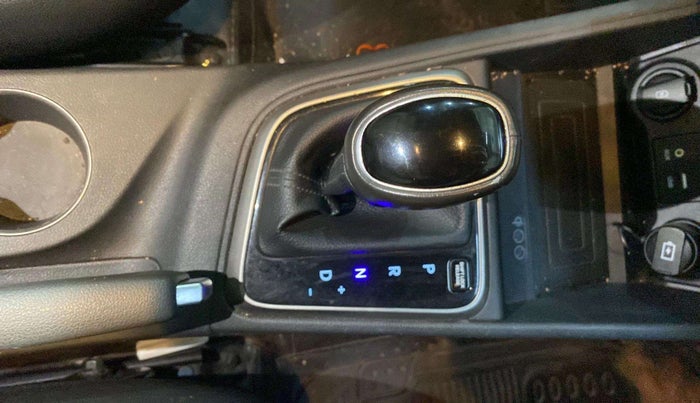 2019 Hyundai Verna 1.6 VTVT SX (O) AT, Petrol, Automatic, 24,804 km, Gear Lever