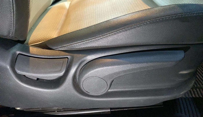 2019 Hyundai Verna 1.6 VTVT SX (O) AT, Petrol, Automatic, 24,804 km, Driver Side Adjustment Panel