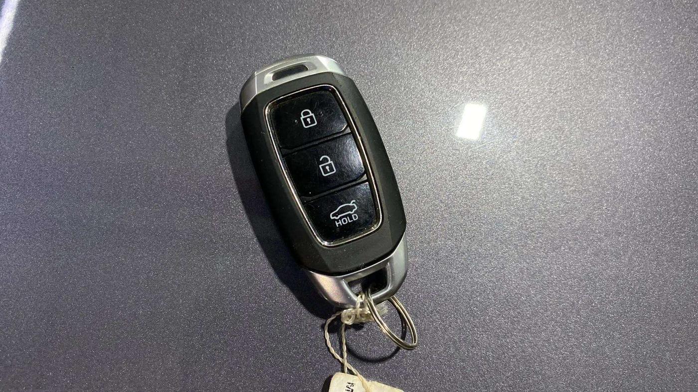 2019 Hyundai Verna 1.6 VTVT SX (O) AT, Petrol, Automatic, 24,804 km, Key Close Up