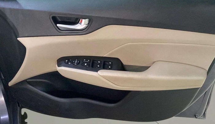 2019 Hyundai Verna 1.6 VTVT SX (O) AT, Petrol, Automatic, 24,804 km, Driver Side Door Panels Control