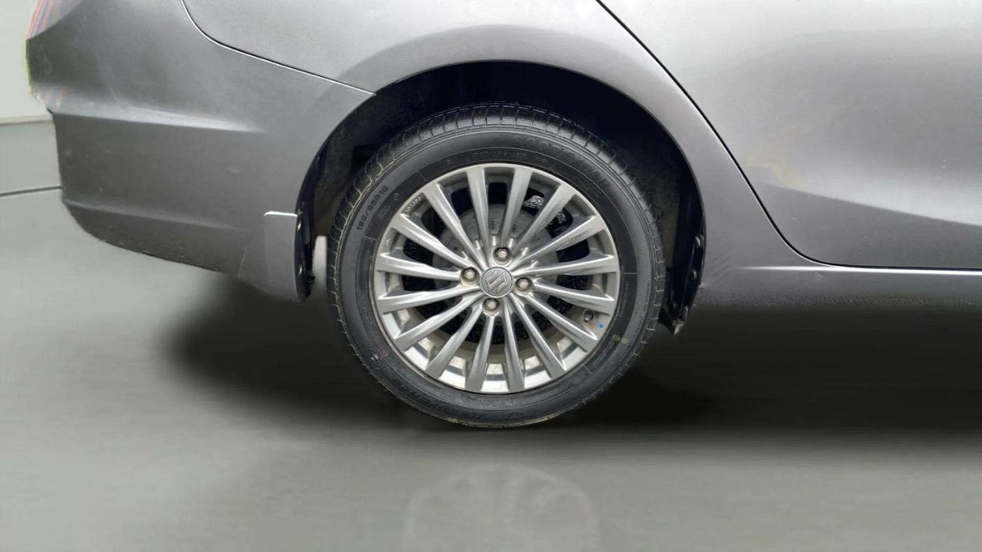 2016 Maruti Ciaz ZXI+ AT, Petrol, Automatic, 45,879 km, Right Rear Wheel