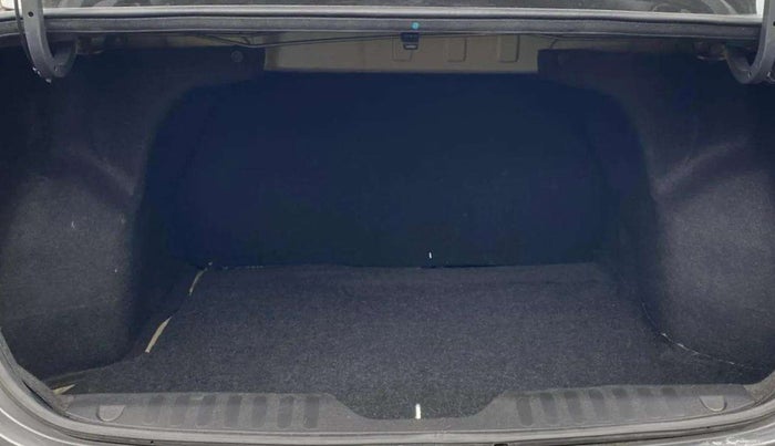 2016 Maruti Ciaz ZXI+ AT, Petrol, Automatic, 45,879 km, Boot Inside