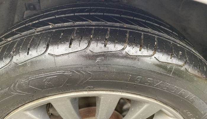 2016 Maruti Ciaz ZXI+ AT, Petrol, Automatic, 45,879 km, Left Front Tyre Tread