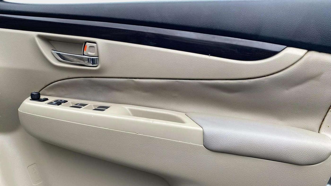 2016 Maruti Ciaz ZXI+ AT, Petrol, Automatic, 45,879 km, Driver Side Door Panels Control