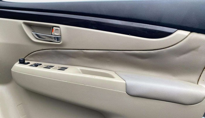 2016 Maruti Ciaz ZXI+ AT, Petrol, Automatic, 45,879 km, Driver Side Door Panels Control