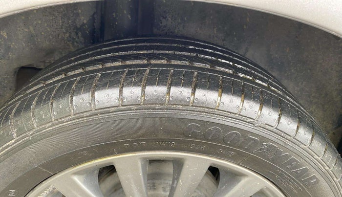 2016 Maruti Ciaz ZXI+ AT, Petrol, Automatic, 45,879 km, Right Rear Tyre Tread