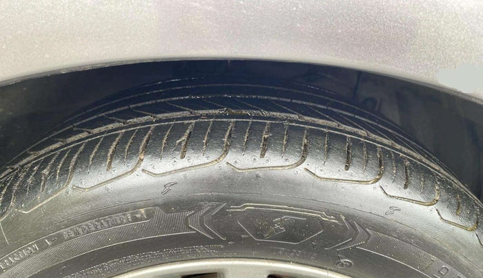 2016 Maruti Ciaz ZXI+ AT, Petrol, Automatic, 45,879 km, Right Front Tyre Tread