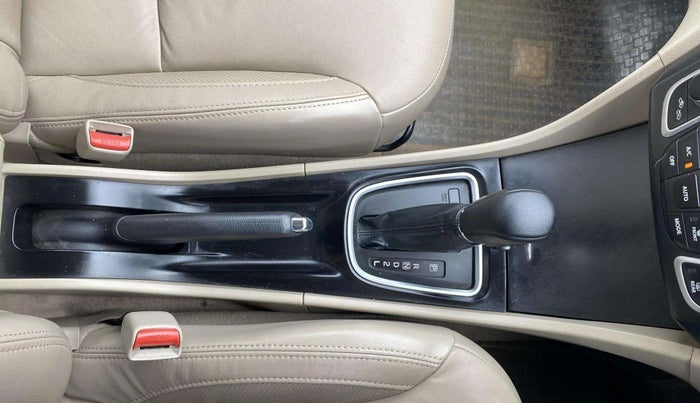 2016 Maruti Ciaz ZXI+ AT, Petrol, Automatic, 45,879 km, Gear Lever